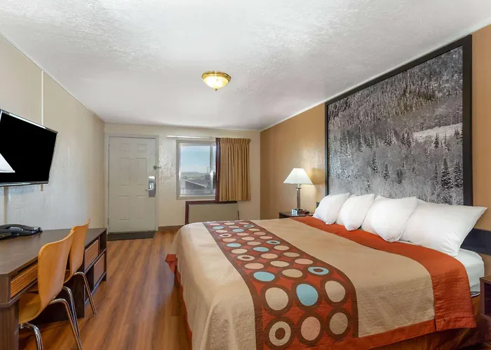 Super 8 By Wyndham Hotel