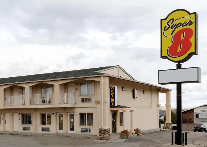 Super 8 By Wyndham Hotel