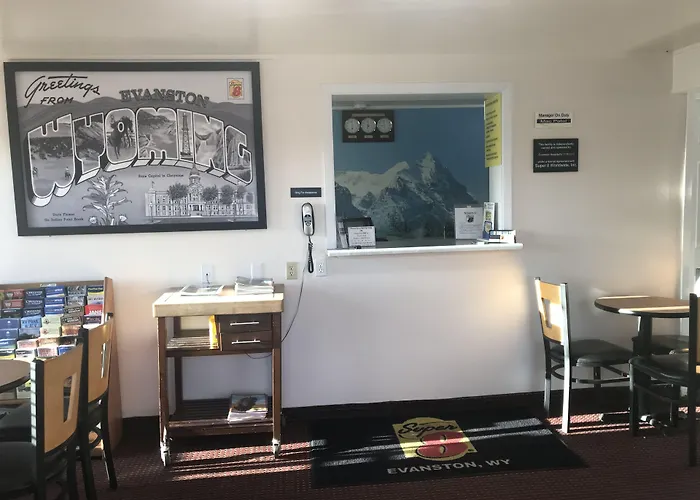 Super 8 By Wyndham 3* Evanston