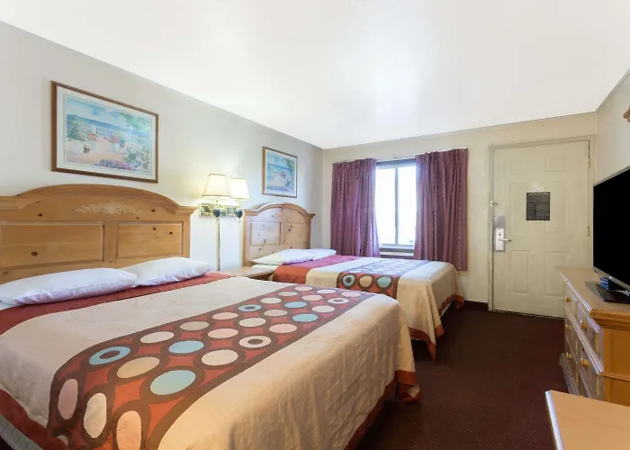 Super 8 By Wyndham 3* Evanston