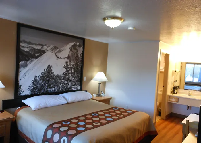 Super 8 By Wyndham Hotel 3*