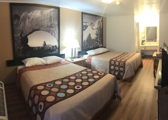 Super 8 By Wyndham 3* Evanston