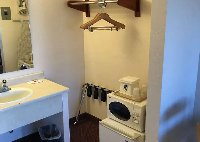 Super 8 By Wyndham 3* Evanston