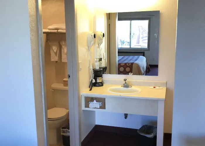 Super 8 By Wyndham 3*