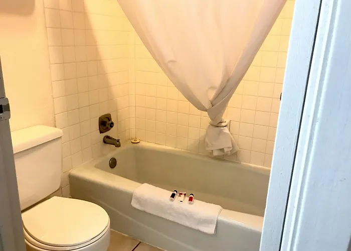 Super 8 By Wyndham Hotel Evanston