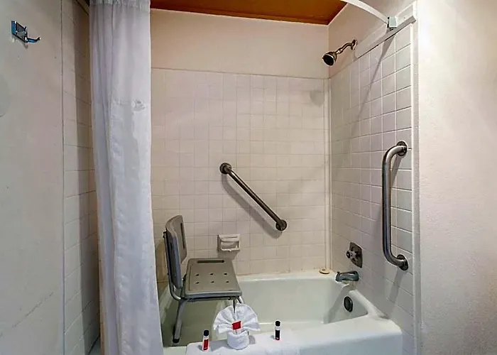 Hotel Super 8 By Wyndham 3*