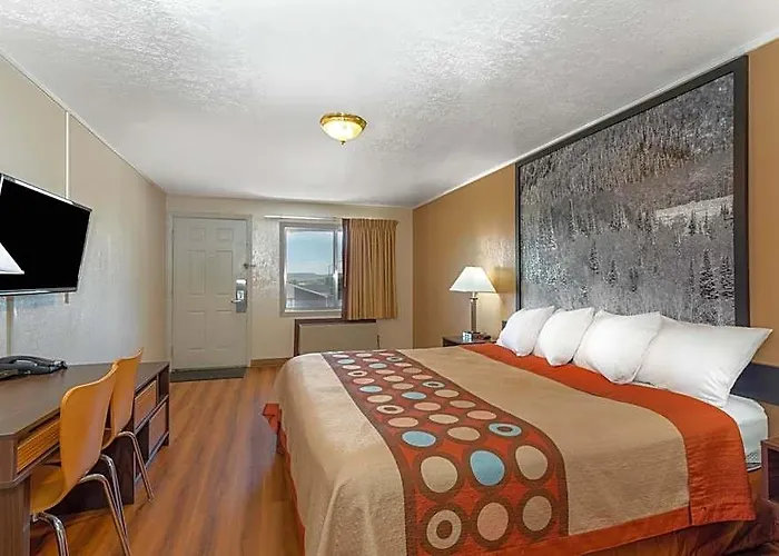 Super 8 By Wyndham Hotel