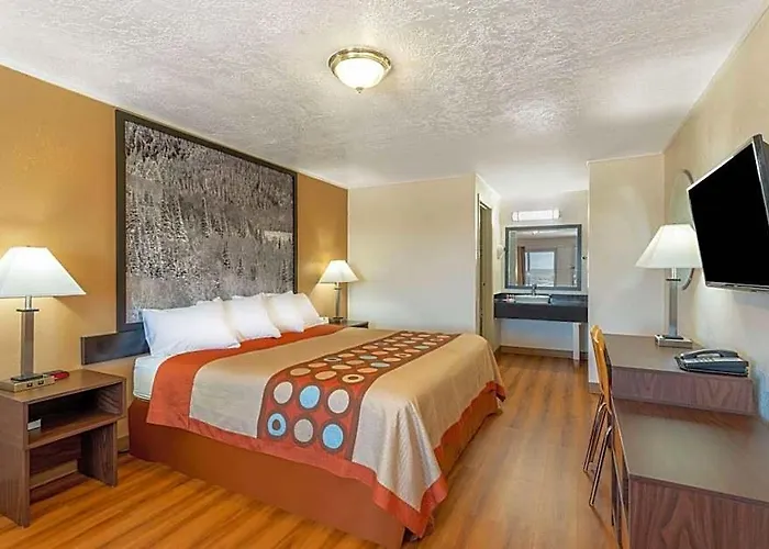 Super 8 By Wyndham Hotel 3*
