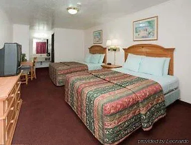 Super 8 By Wyndham Hotel 3*