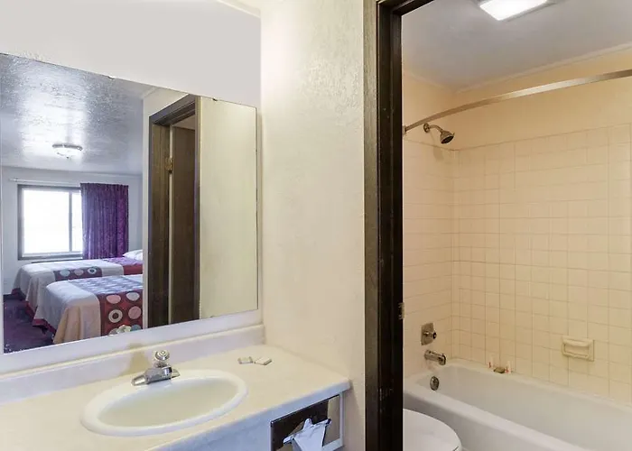 Hotel Super 8 By Wyndham 3*