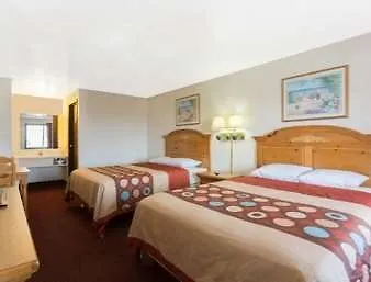 Super 8 By Wyndham Evanston
