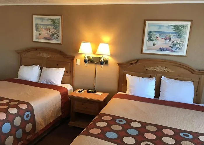 Super 8 By Wyndham 3* Evanston